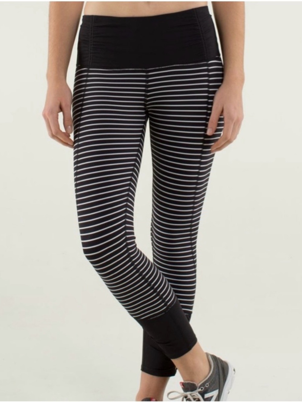 Lululemon Runday Crop Parallel Stripe Black White Size 6 NWT Athleisure Pants
